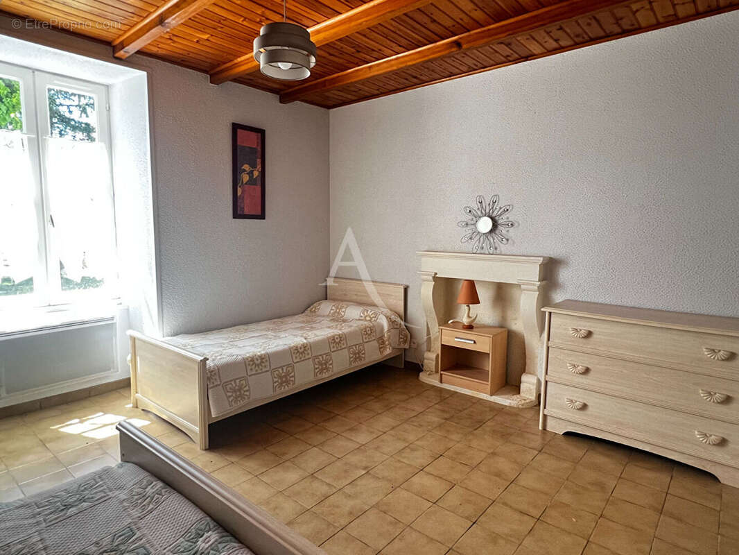 Ensemble immobilier - Mouzeuil Saint Martin - 199 m² - photo 16
