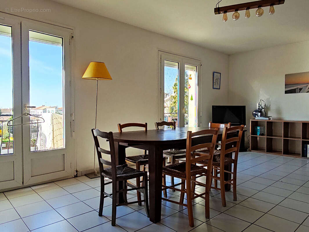 A VENDRE - AYTRE - Maison 10 pièces 260 m2 - Jardin - Garage - photo 3