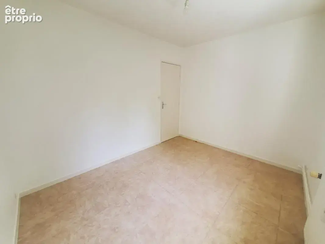 Beau t3 au 3eme etage avec balcon et cave - photo 12