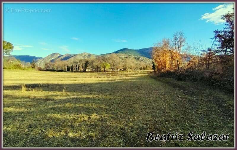 Terrain à MEZEL