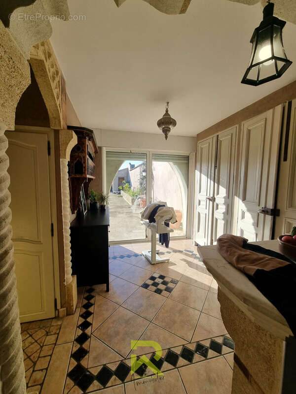 Maison à FOURQUES