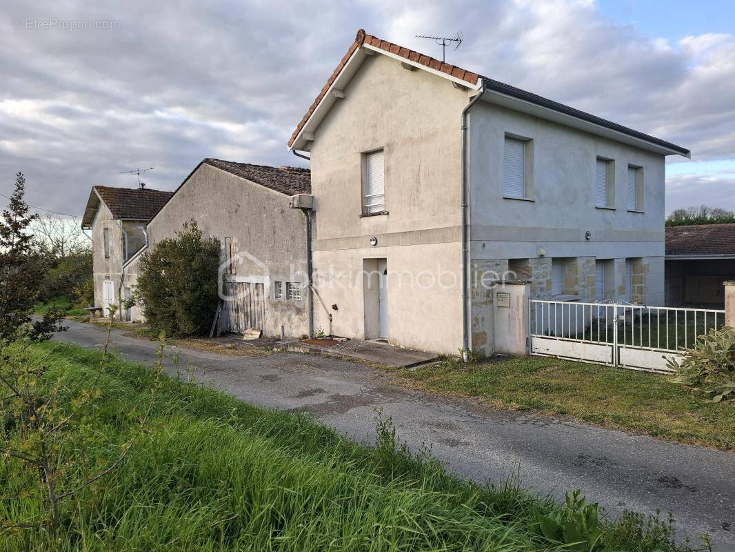 Maison à SAINT-GENES-DE-CASTILLON