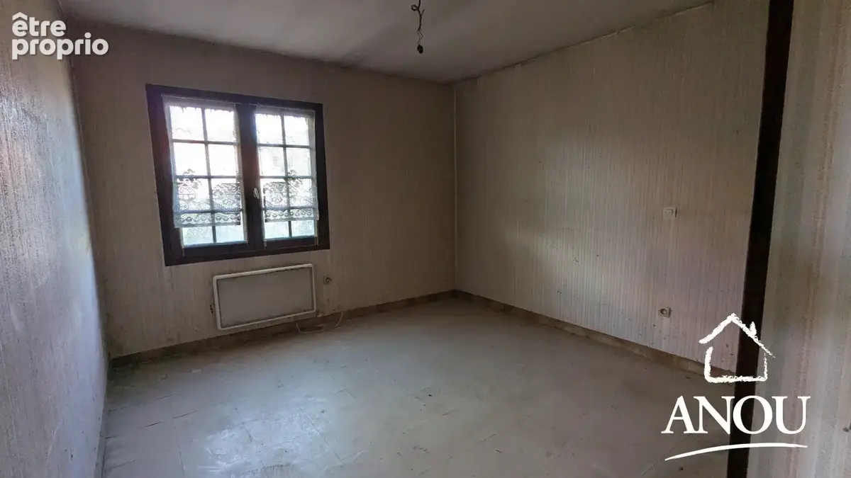 Vaste maison de plain-pied avec dépendances - photo 9