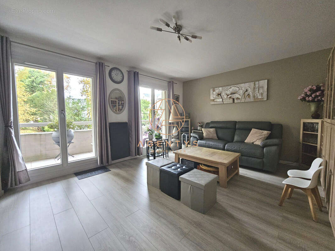 Appartement à LE PLESSIS-TREVISE
