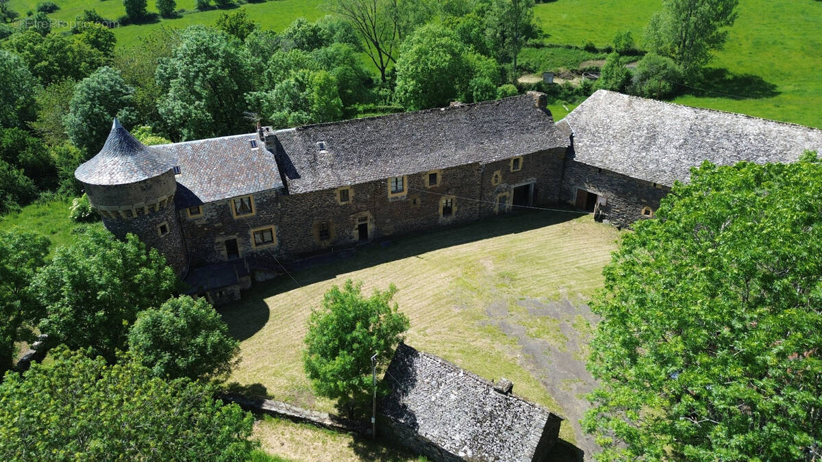 Maison à PRADES-D&#039;AUBRAC