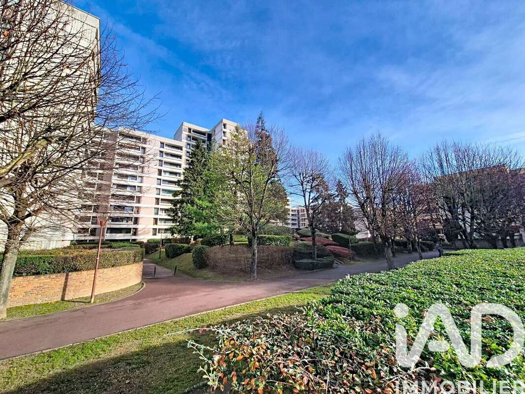 Photo 8 - Appartement à ELANCOURT