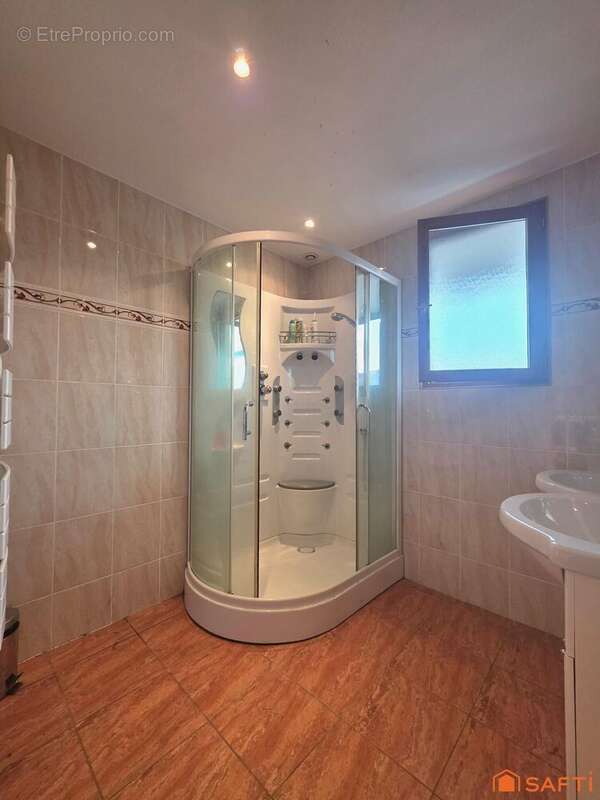 Maison 329 m² à Saint-Plancard  - photo 9