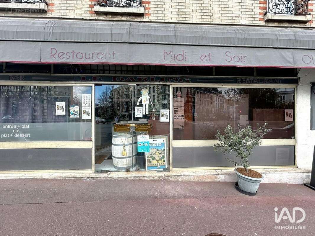 Photo 2 - Commerce à CHATILLON