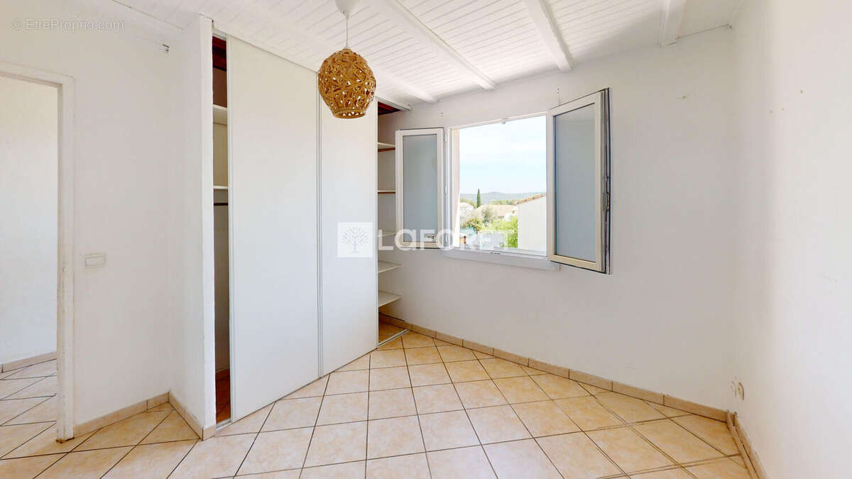 Maison à LA FARE-LES-OLIVIERS