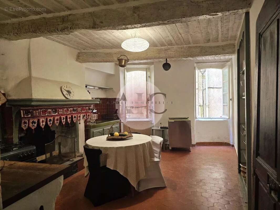 Maison à MONTAUROUX