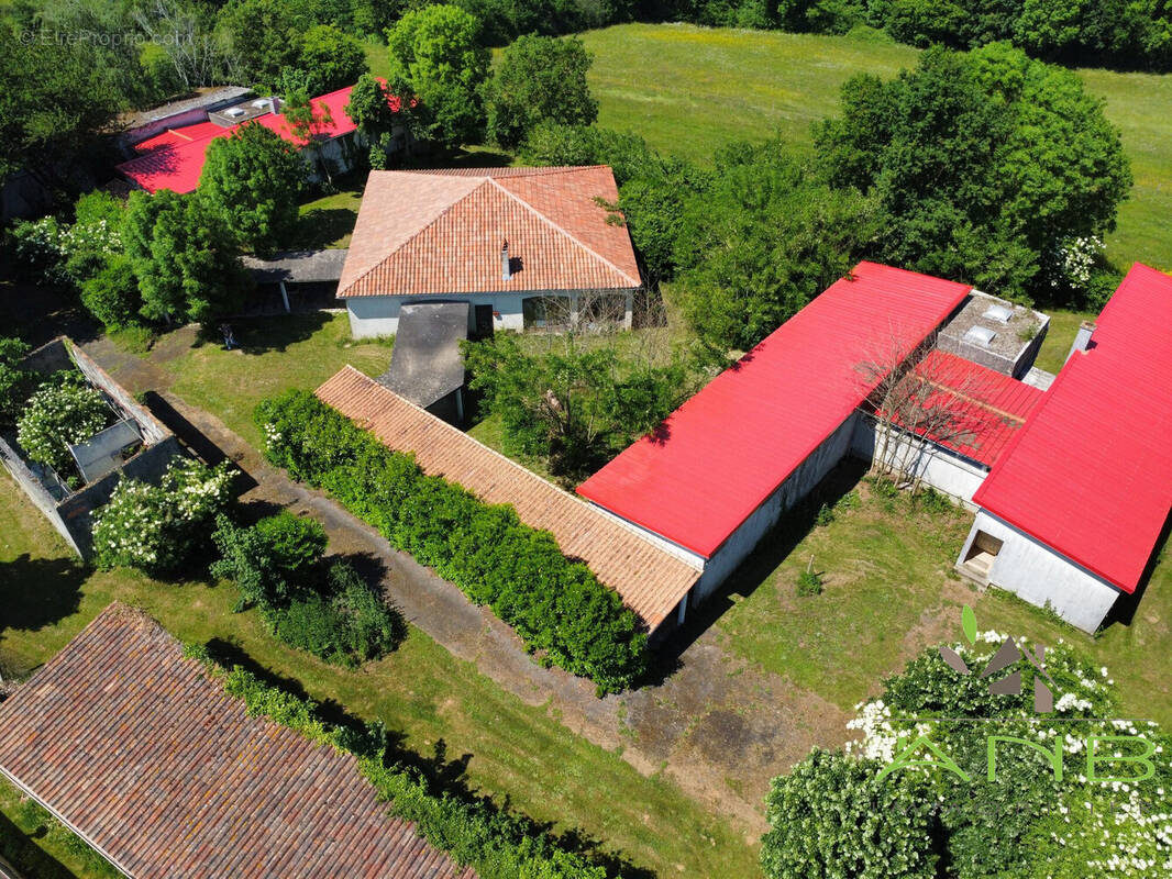 Maison à YVRAC-ET-MALLEYRAND