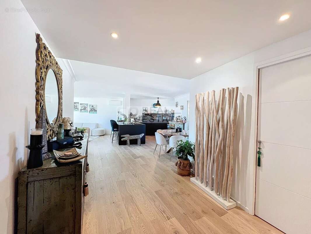 Appartement à LE CANNET