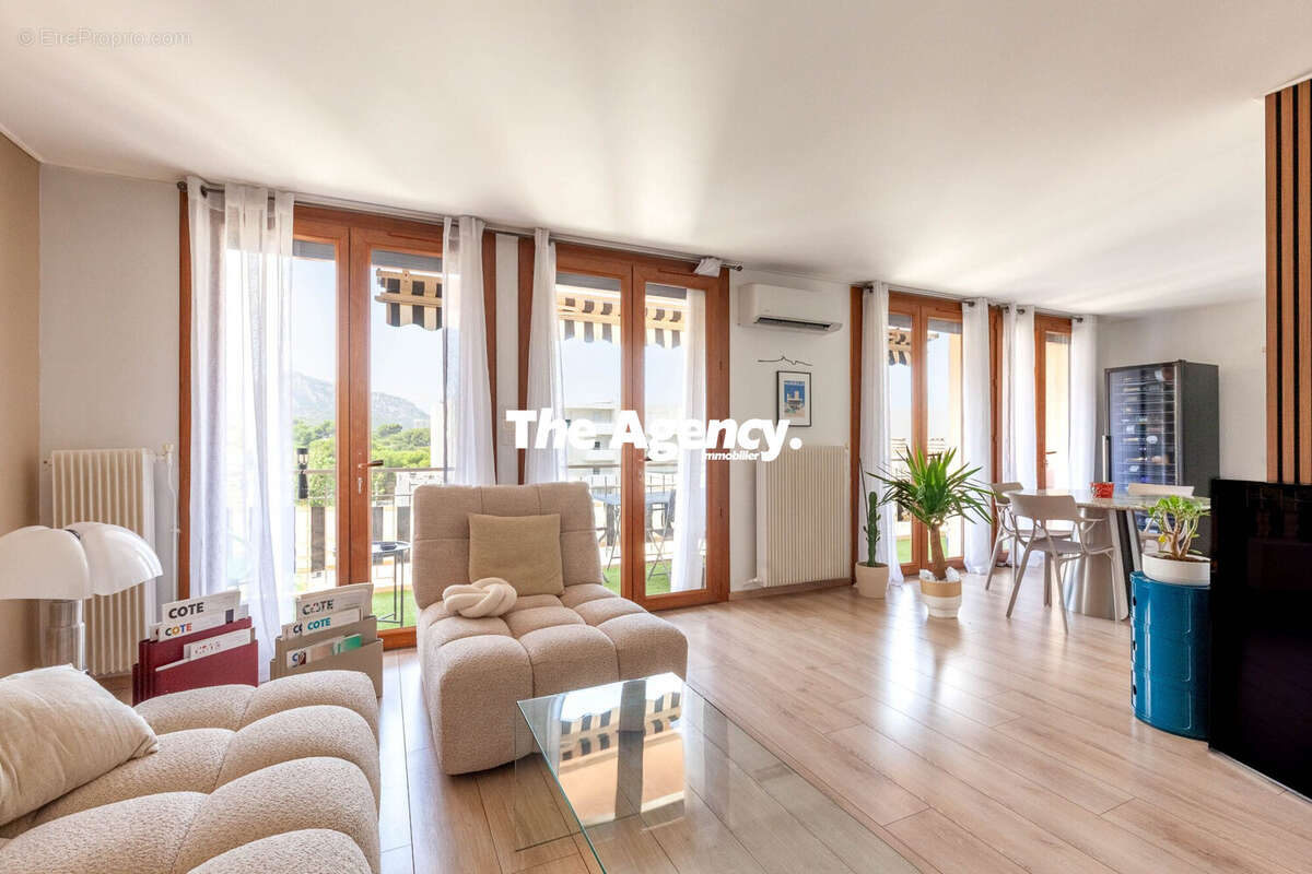 Appartement 80 m² à Marseille-8e  - photo 2
