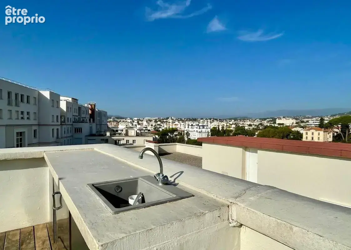 Cannes bas Montfleury : Duplex en penthouse avec grand roof-top et très belle vue mer - photo 21