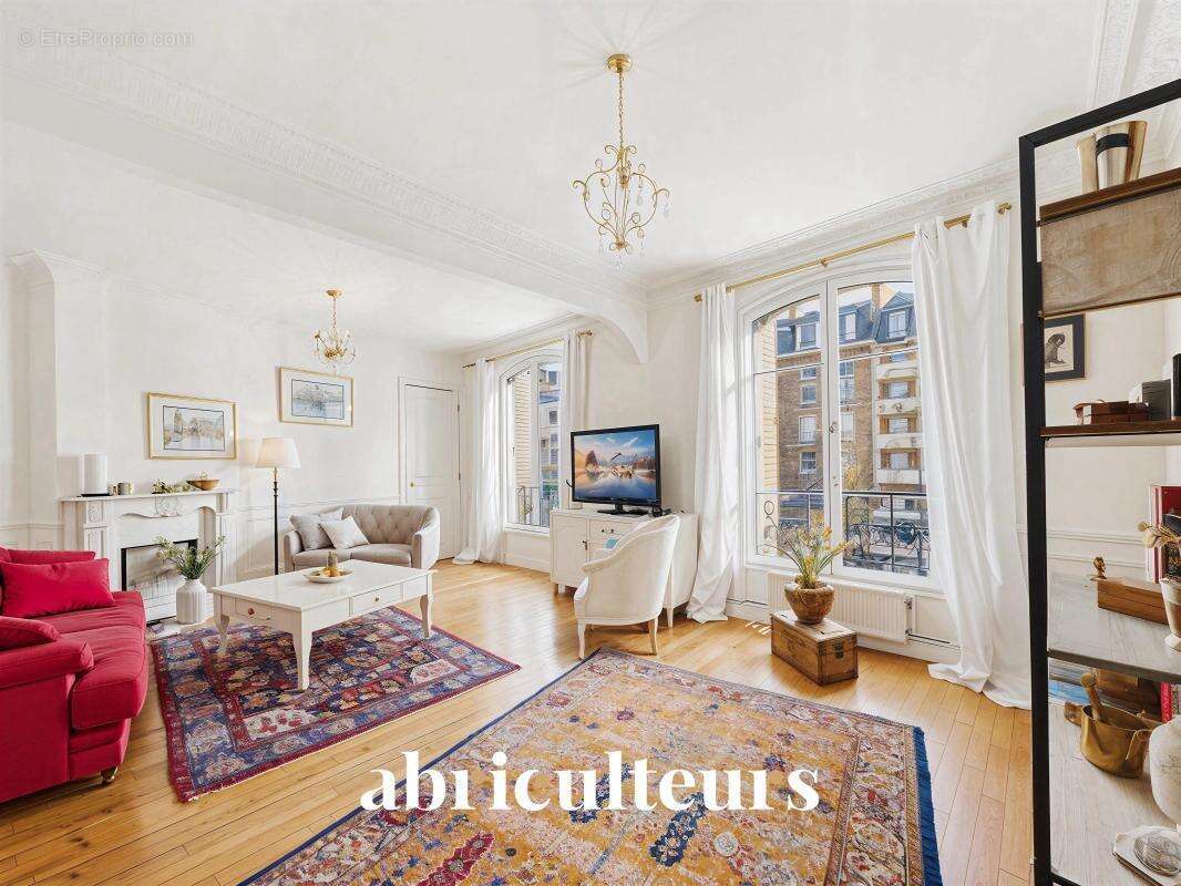 Appartement à PARIS-20E