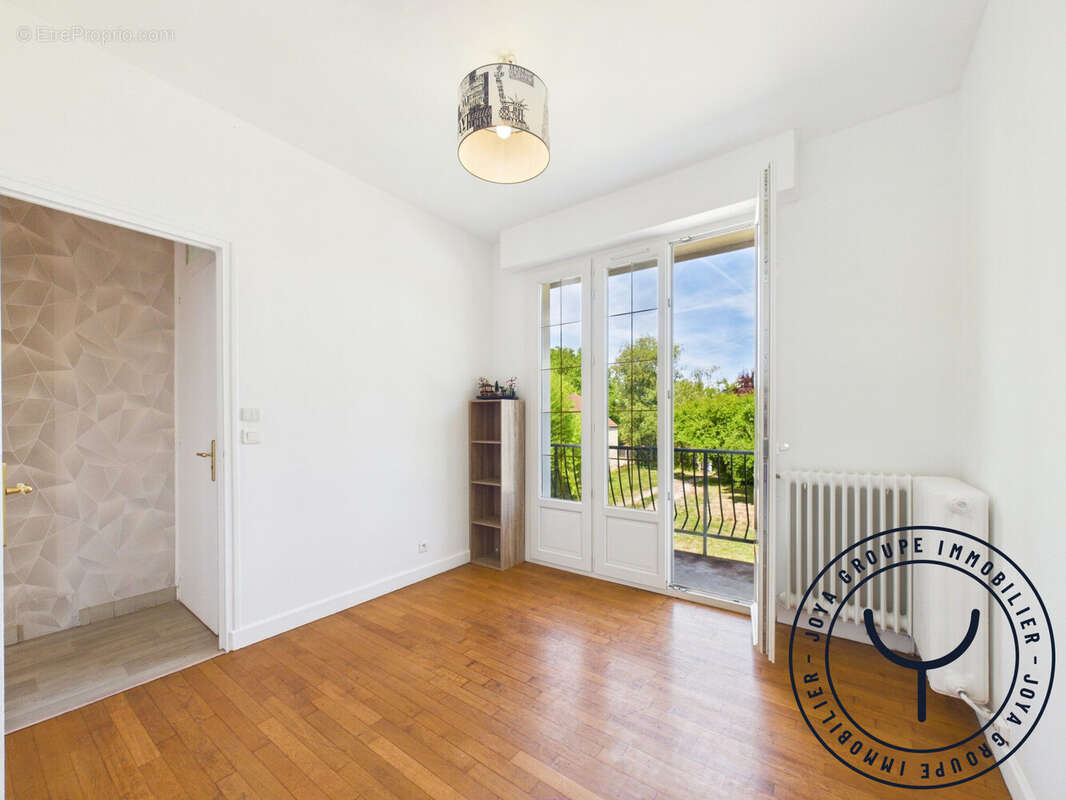 Maison 71 m² à Mesnil-Saint-Pere  - photo 9