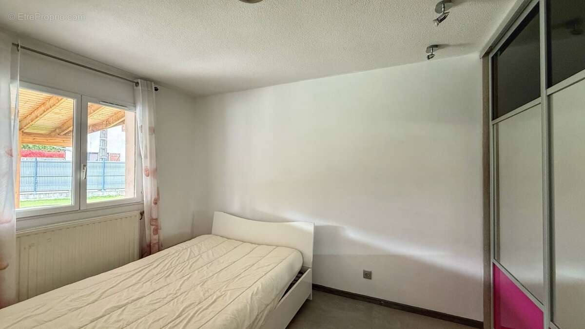 Maison à SAINT-ETIENNE-DE-CROSSEY