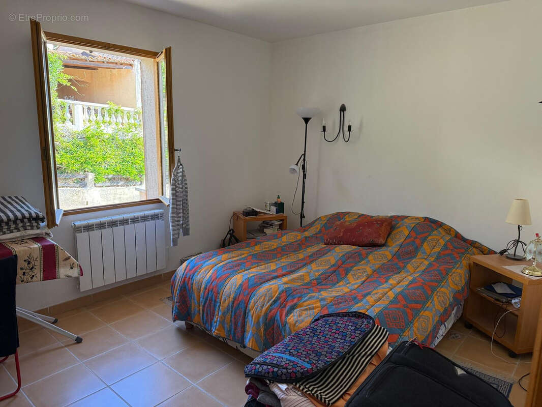 Maison à LES ISSAMBRES