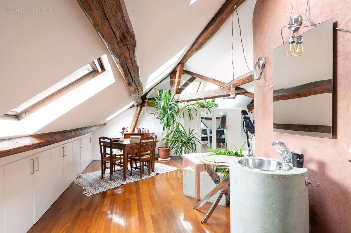 Appartement à PARIS-18E