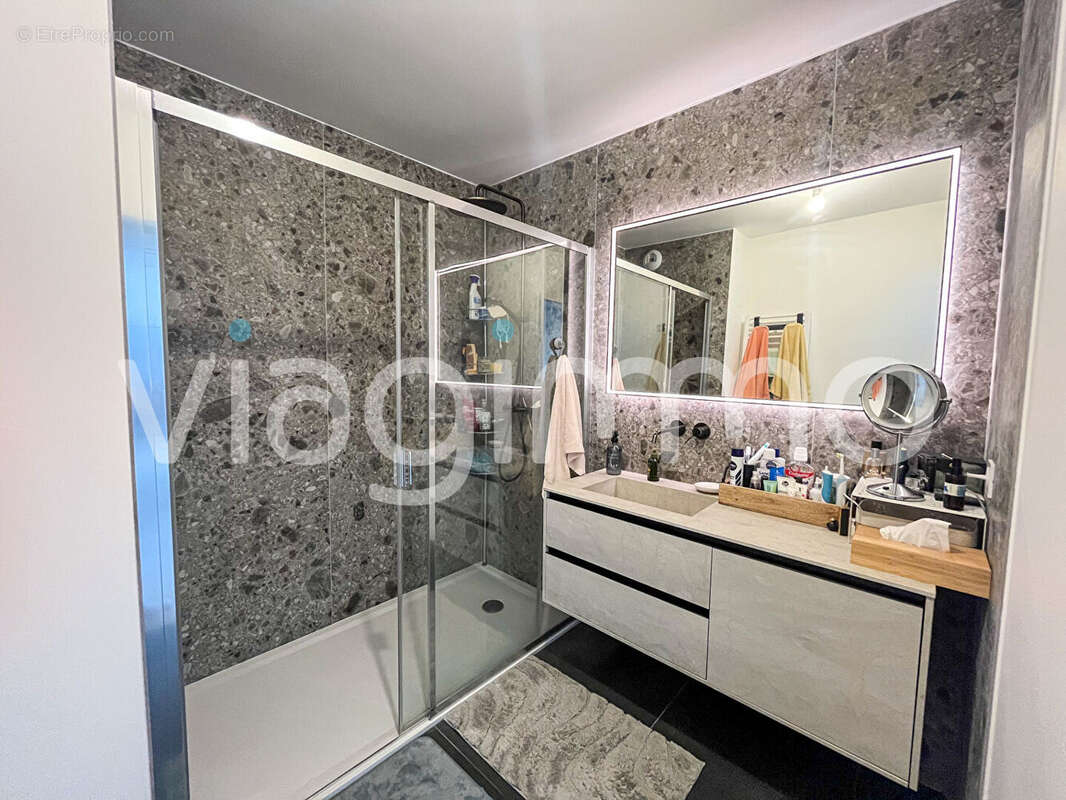 Appartement à VETRAZ-MONTHOUX