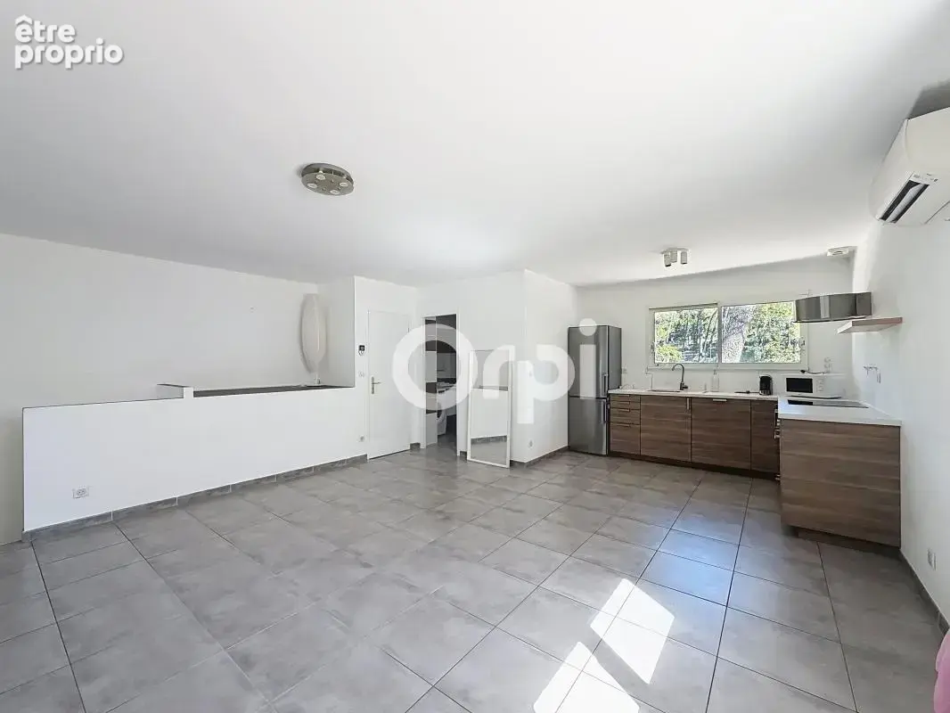 ** Maison 3 pièces 88 m2 + remise 24 m2 - Stationnements et jardin ** - photo 13