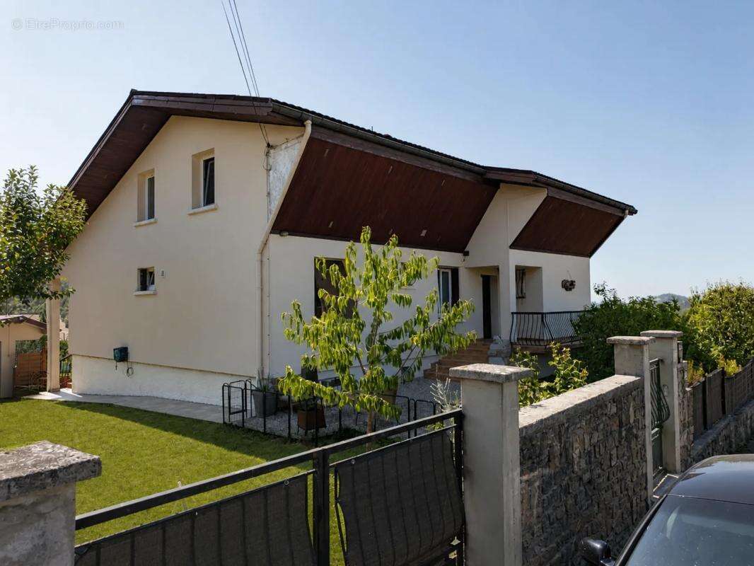 Maison de 280 m² à Perrigny - photo 2