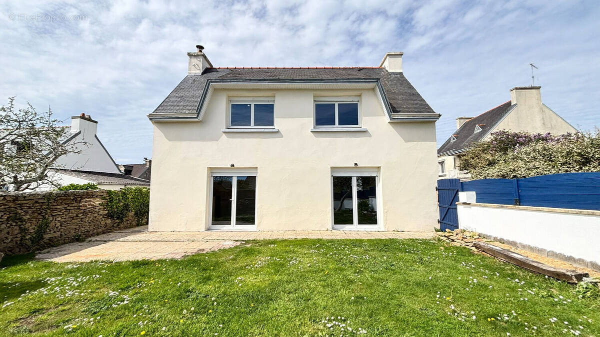 Maison à PLONEOUR-LANVERN