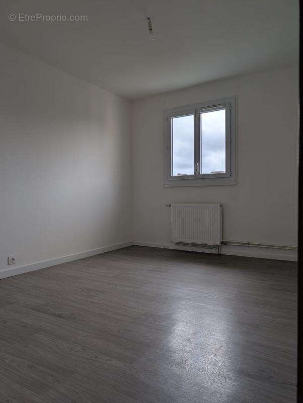 Maison à VALLON-EN-SULLY