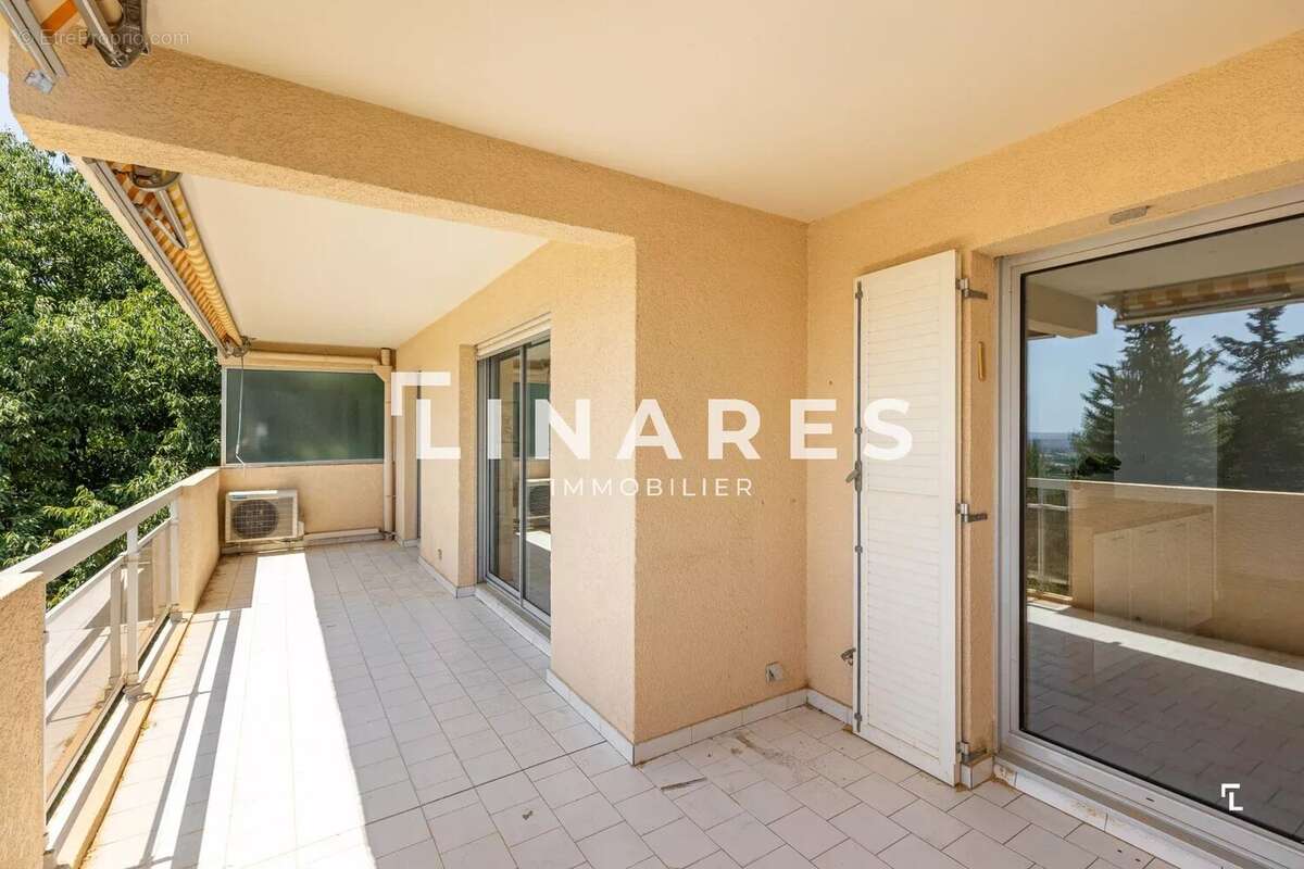 LE BRUNET - Appartement T3 de 91m2 - Terrasse - Parking - Cave - 13100 - photo 14