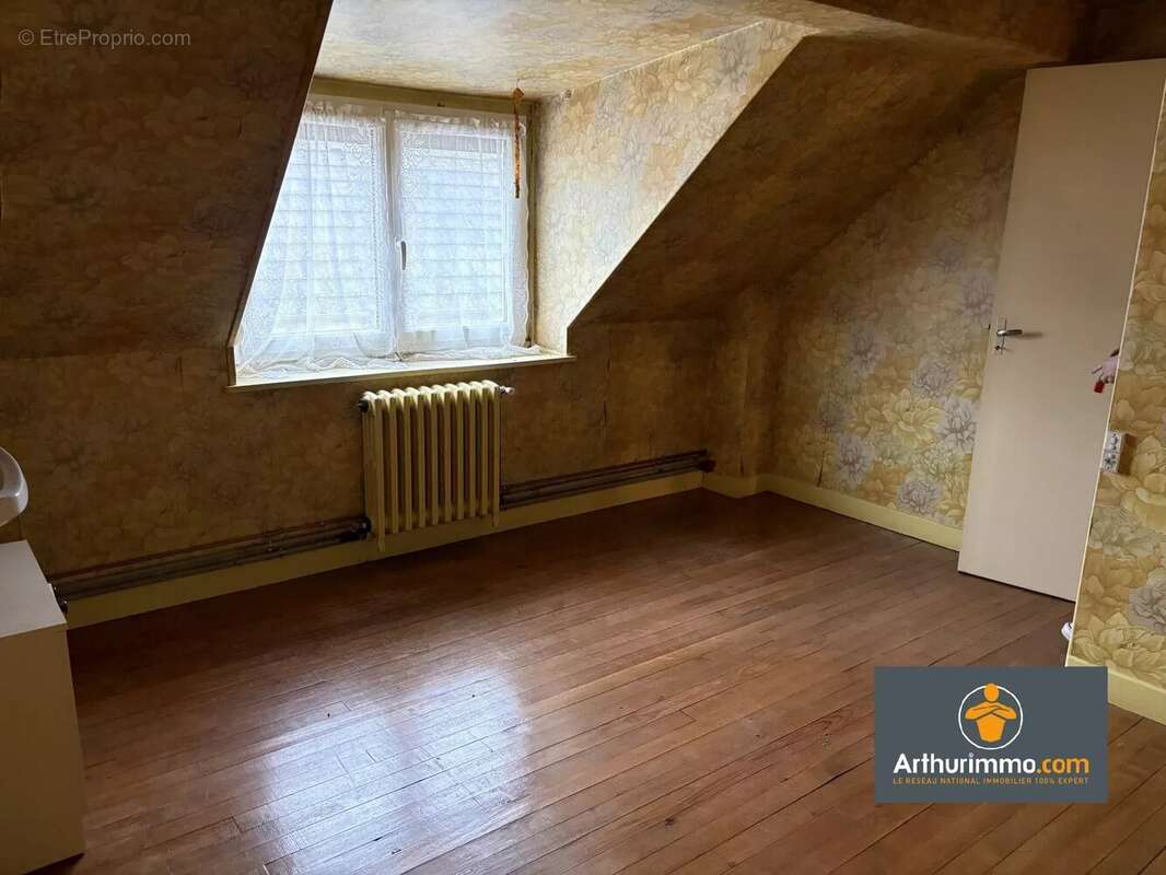Maison à NEUFCHATEL-SUR-AISNE