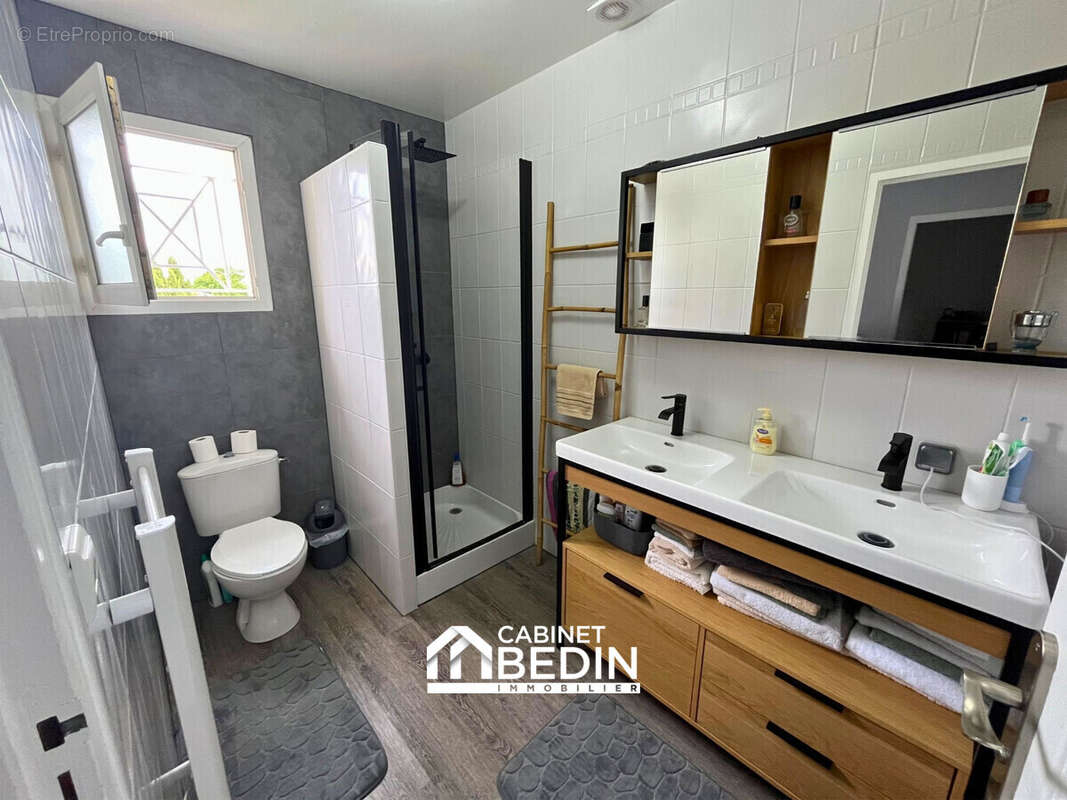 Maison 163 m² à Saint-Germain-Du-Puch  - photo 5