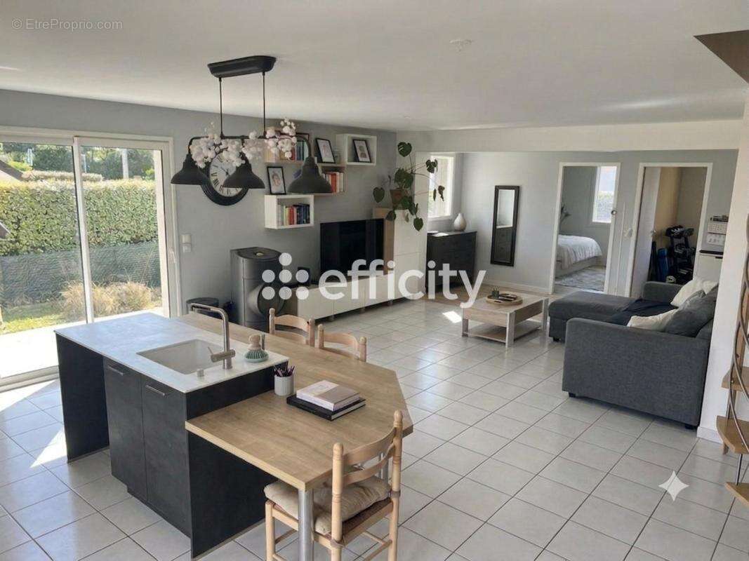 Maison 134 m² à Saint-Martin-Le-Beau  - photo 5