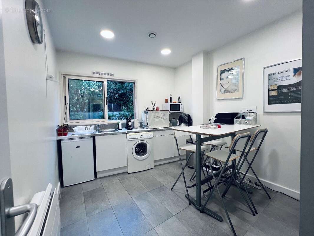 Commerce à LES LILAS