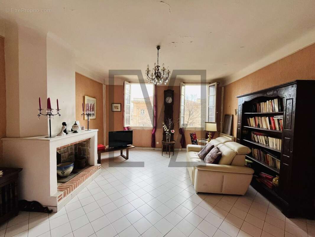 Appartement à MARSEILLE-2E
