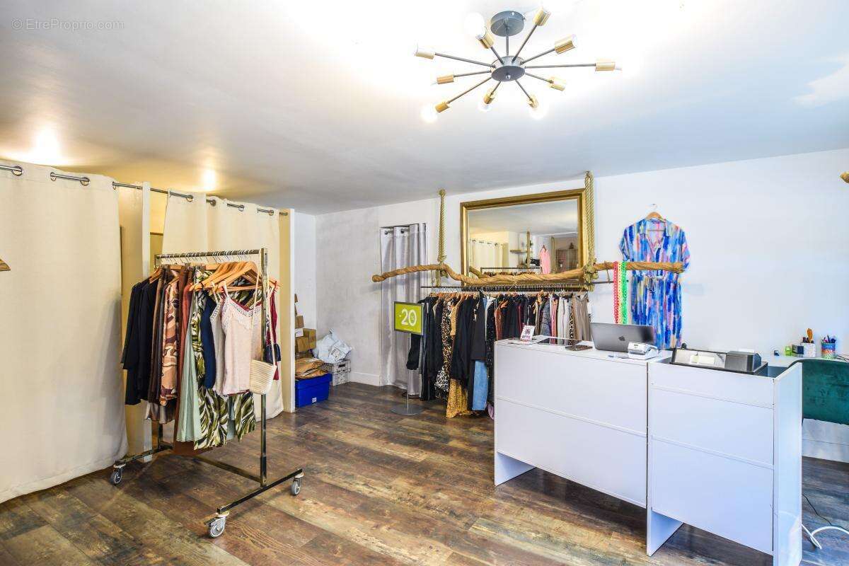 Commerce à ROCHEFORT-DU-GARD