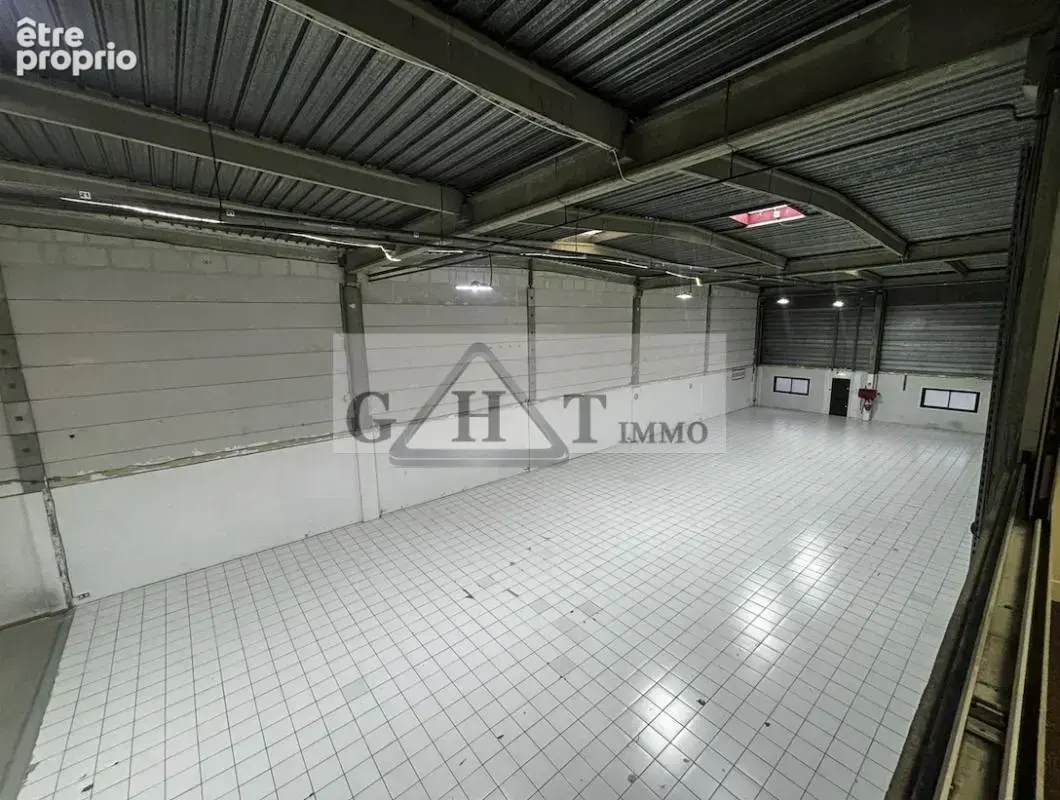 Entrepôt  bureaux à vendre à villeneuve-la-garenne - photo 4