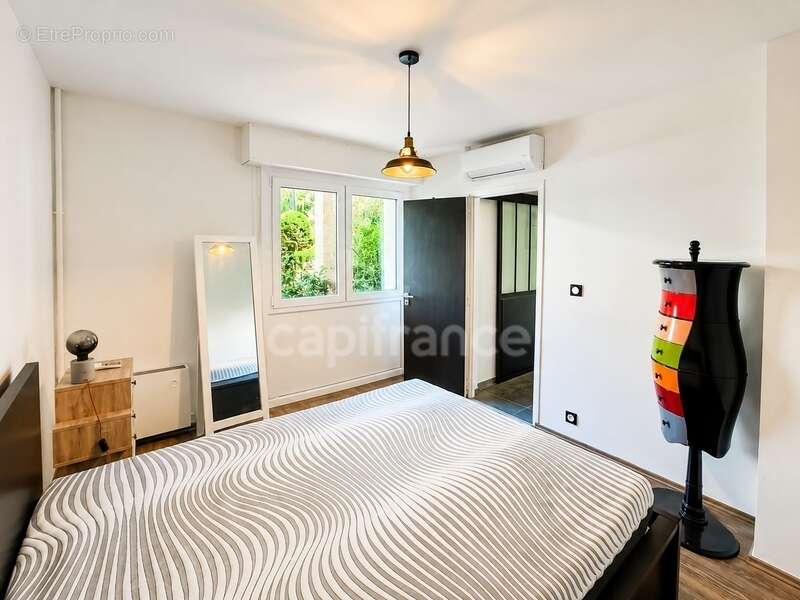 Appartement à vendre 3 pièces SAINT RAPHAEL (83), rez-de-jardin entièrement rénové, terrasse !! - photo 4