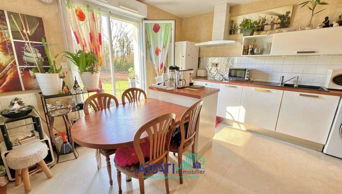 Appartement à CHAVAGNE