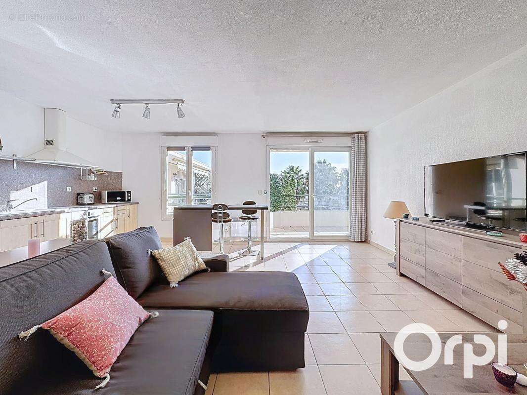 Appartement à VILLENEUVE-LOUBET