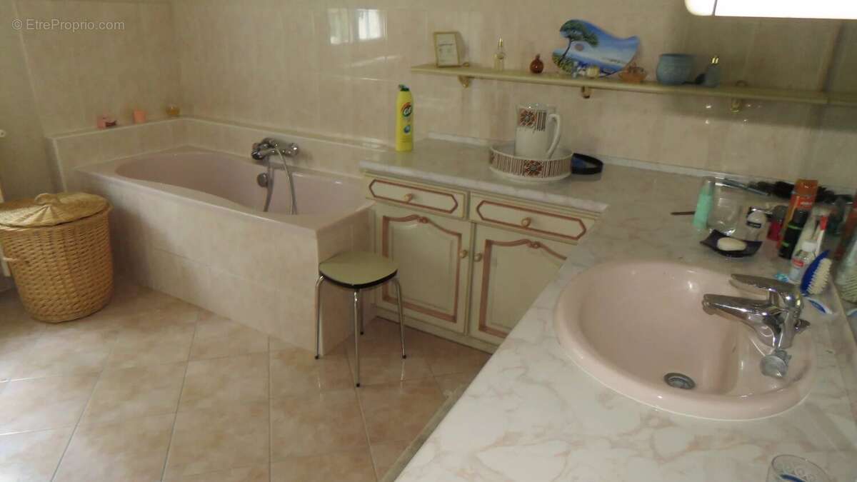 Maison à DROUE-SUR-DROUETTE