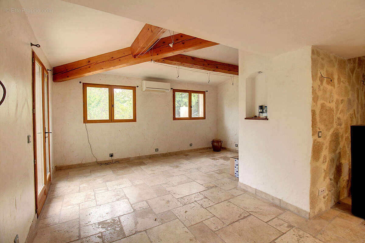 Maison à VILLECROZE