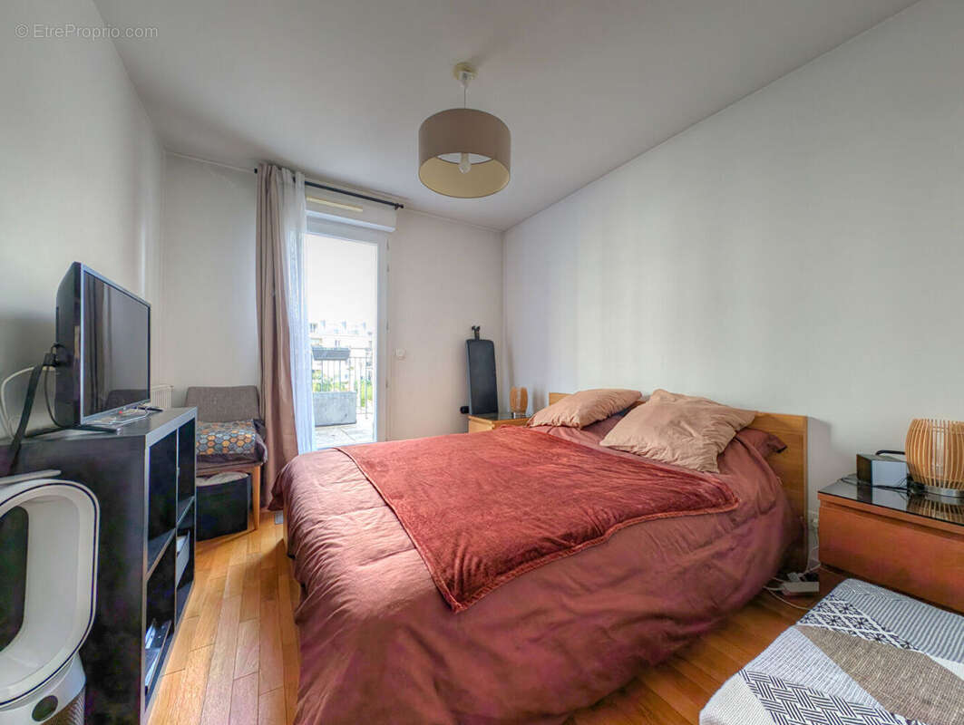 Appartement à LA GARENNE-COLOMBES