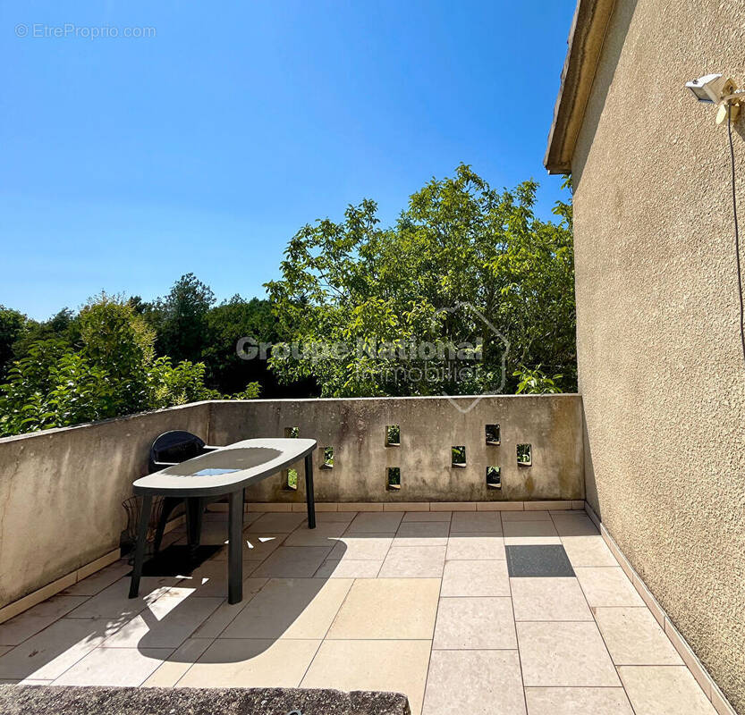 Appartement à NOVES