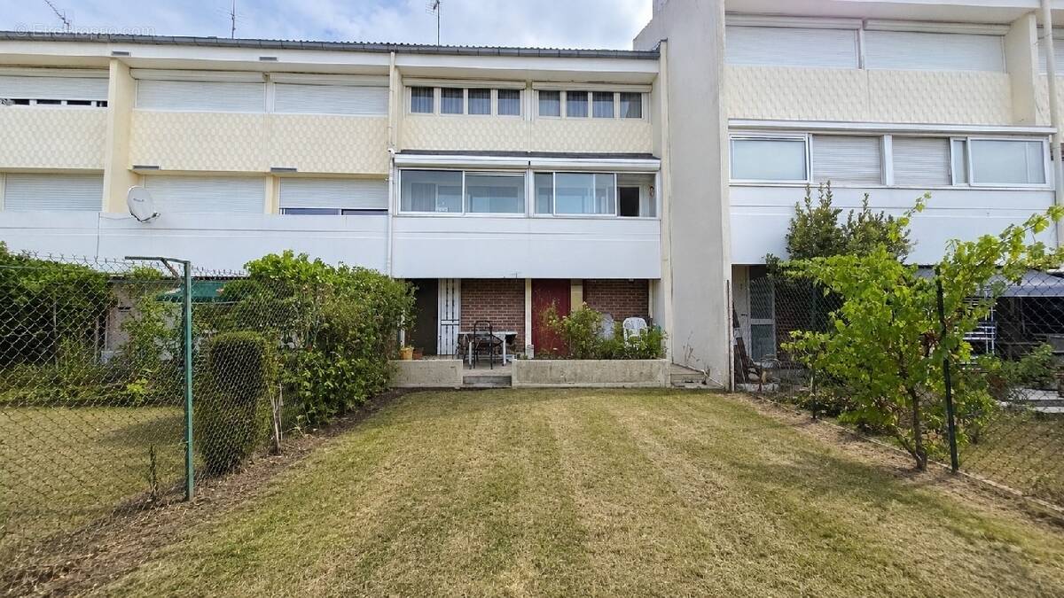 Maison à LOUVRES