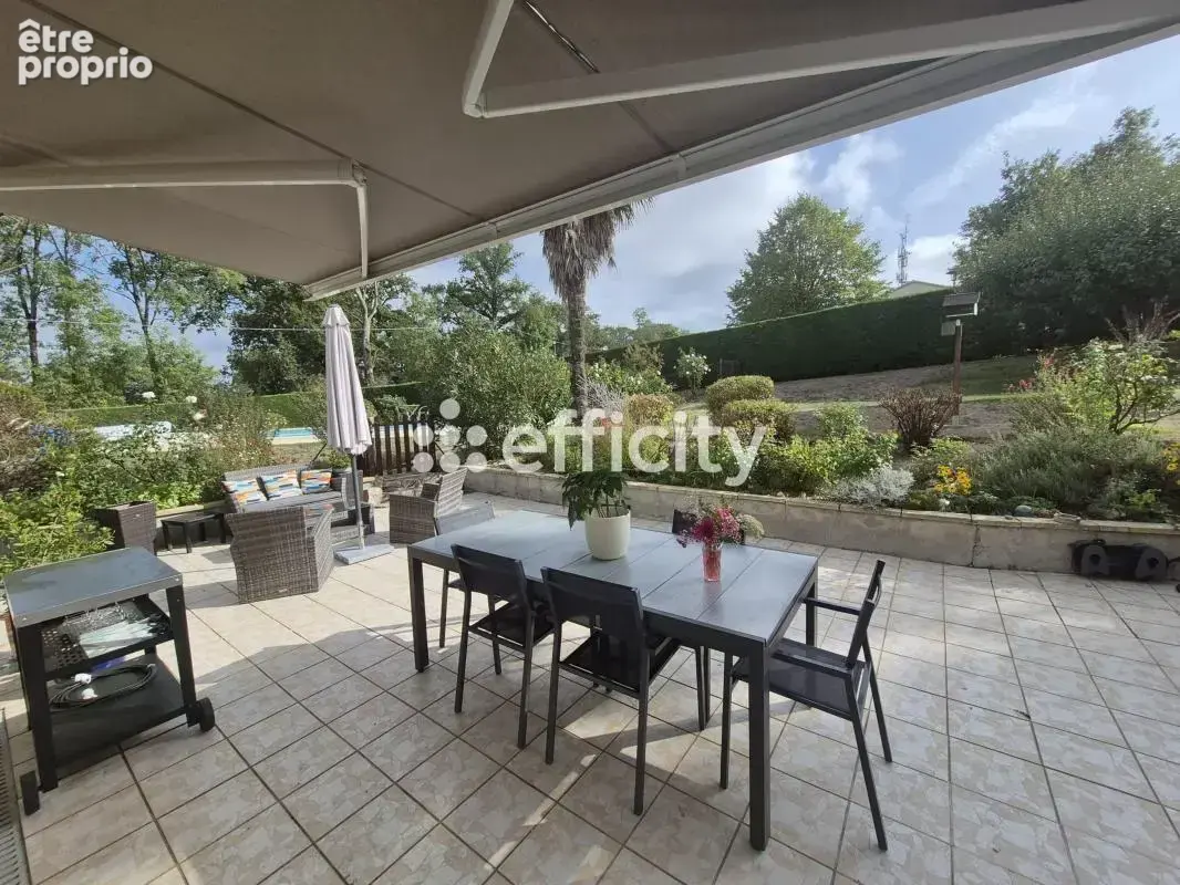 Maison 174 m² à Confolens  - photo 12