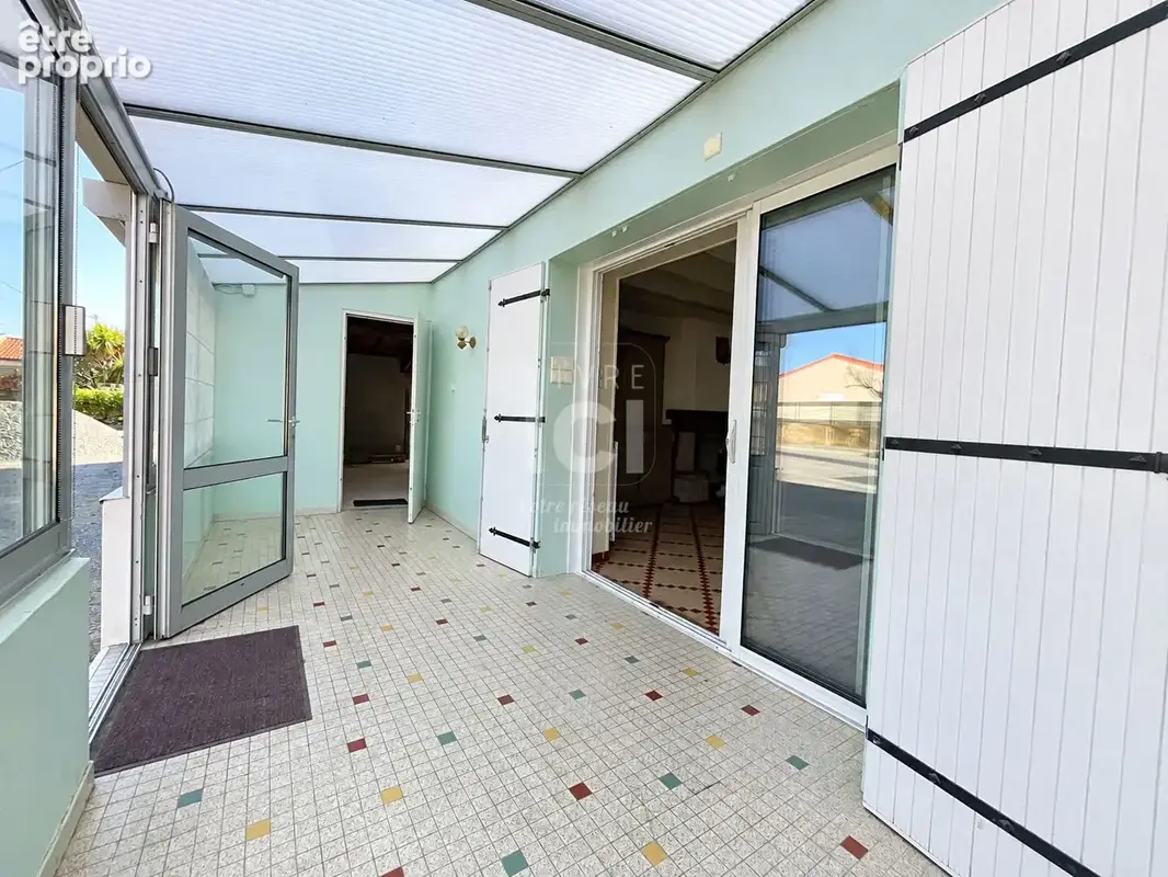 Maison - 3 pièces - 65 m² - Dépendances - photo 3