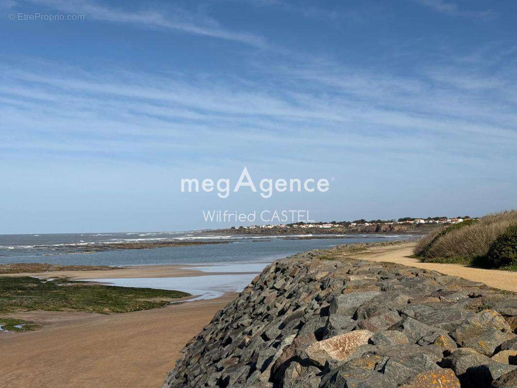 Rare sur le secteur terrain à deux pas de la mer - photo 3