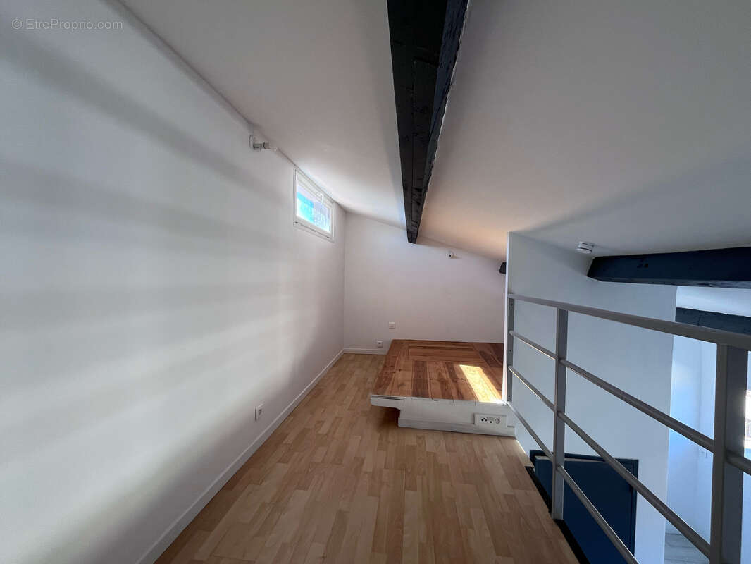 Appartement à CUERS
