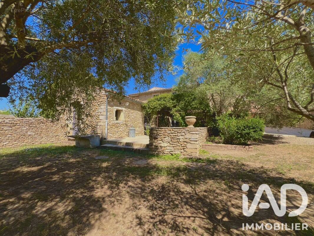 Photo 1 - Maison à SAINT-VICTOR-LA-COSTE
