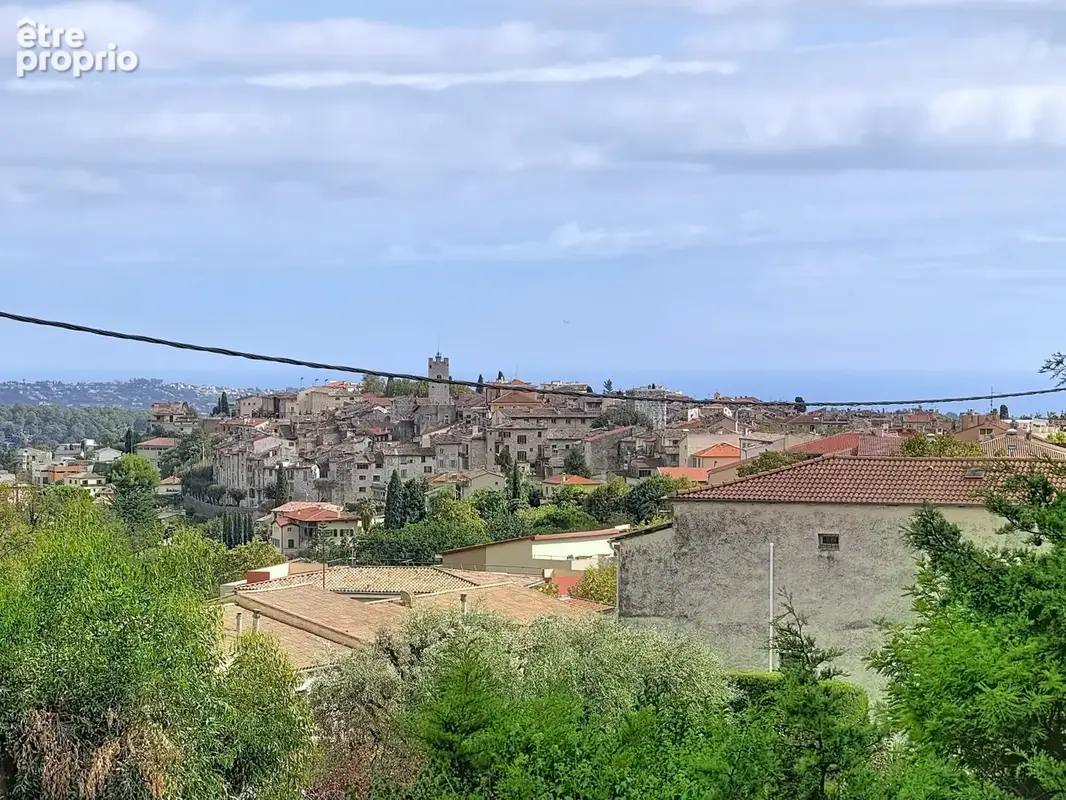 Vence   à 5 minutes à pied du centre-ville, spacieux 3 pièces avec vue mer, terrasses et garage fermé - photo 3